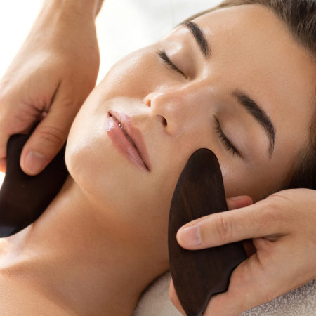 Gua sha Masaje facial Barcelona
